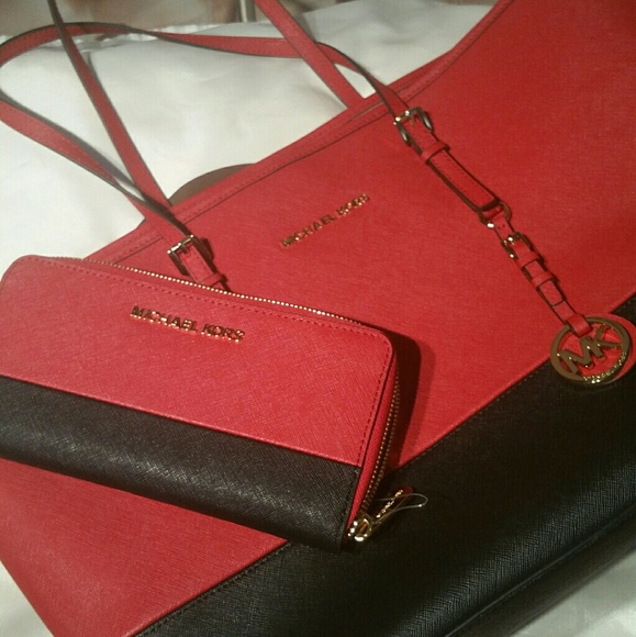 Michael Kors Travel Tote** - Picture 3 of 7